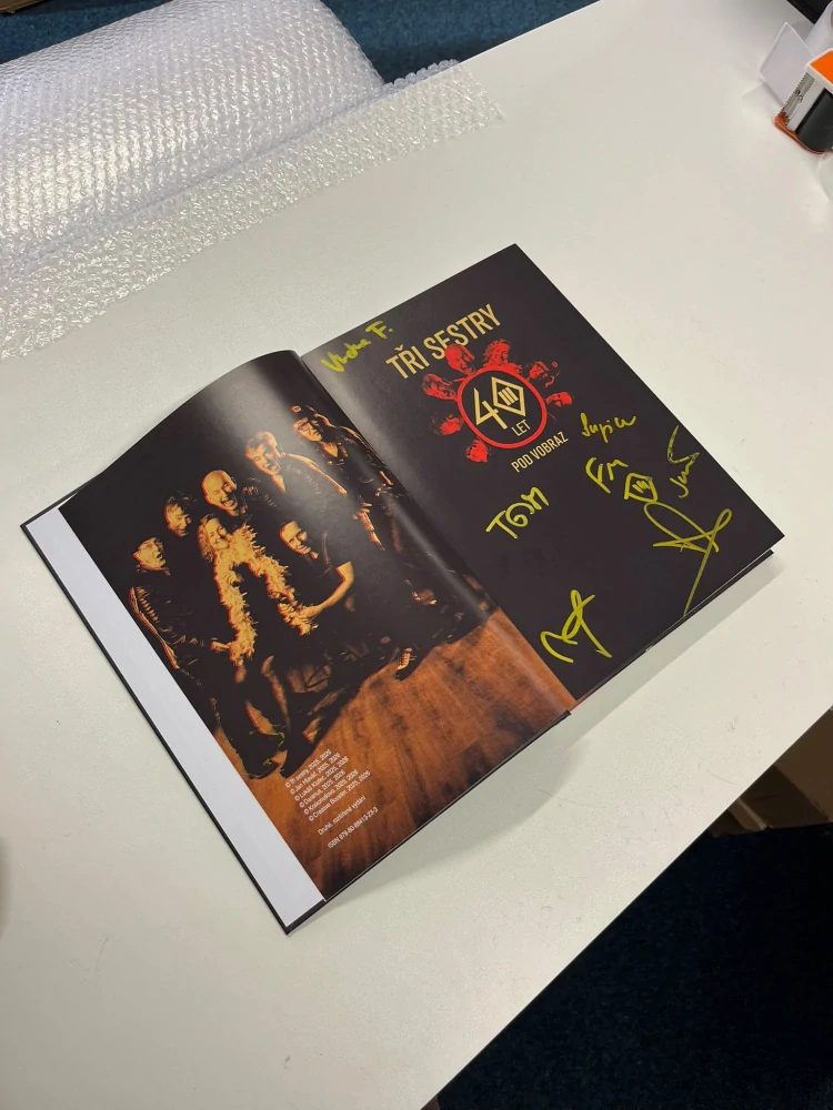 Kniha Tři sestry – 40 let pod vobraz; druhé, rozšířené vydání -S PODPISY!